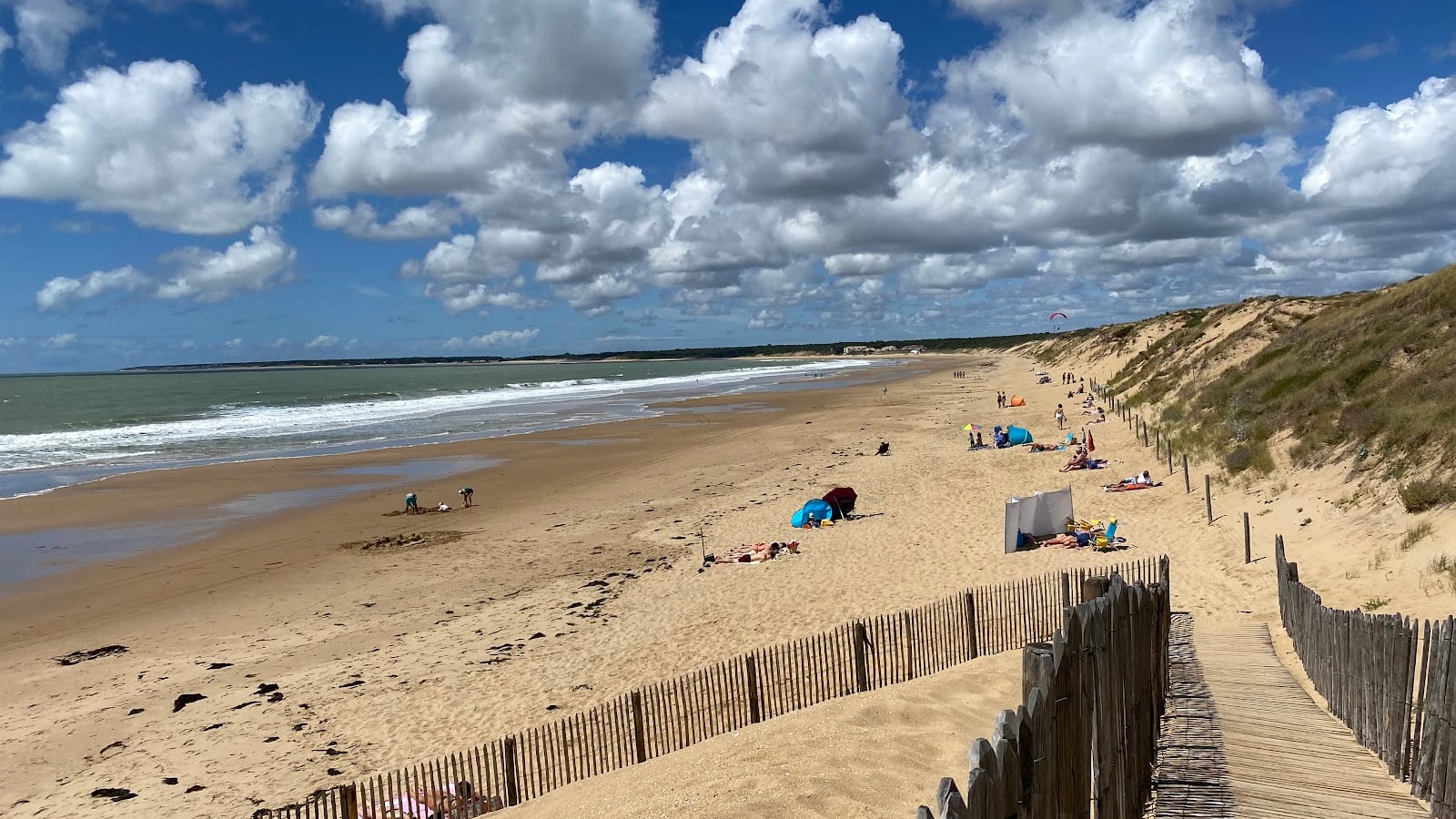 Pet-friendly hotels near Plage des Conches (zone canine), dog-friendly beach in Longeville-sur-Mer, Vendée