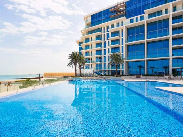 Mamsha Al Saadiyat promenade