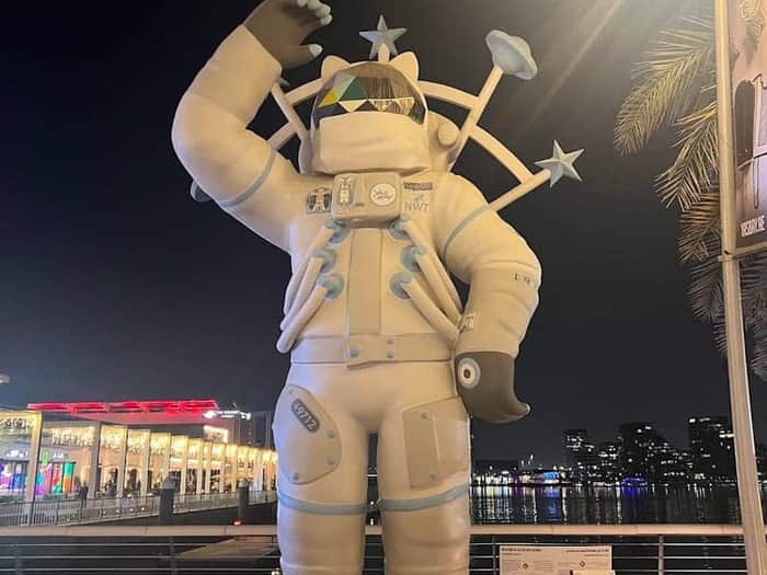 Yas Bay Waterfront promenade