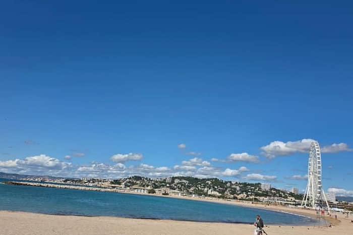Plage de Bonneveine (Marseille, year-round dog beach)