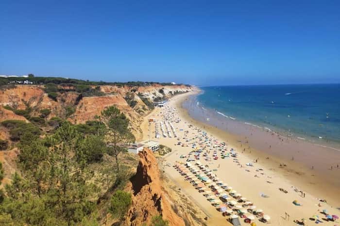 Praia do Barranco das Belharucas