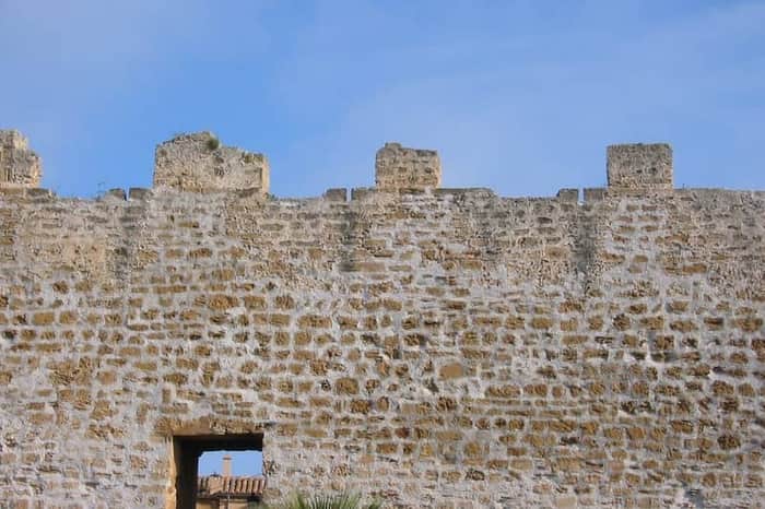 Murada medieval d'Alcúdia (perimeter walk)