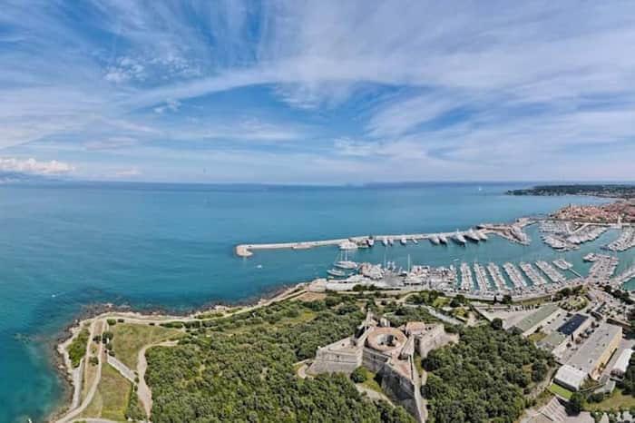 Port Vauban and ramparts