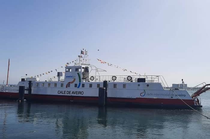 Bikes, walking & the São Jacinto ferry
