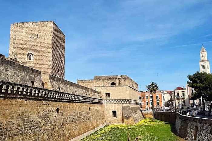 Castello Svevo (Norman-Swabian Castle exterior)