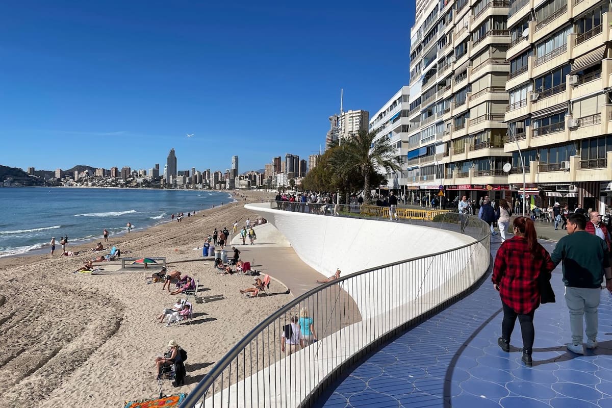 Playa de Poniente (no dogs, for reference)