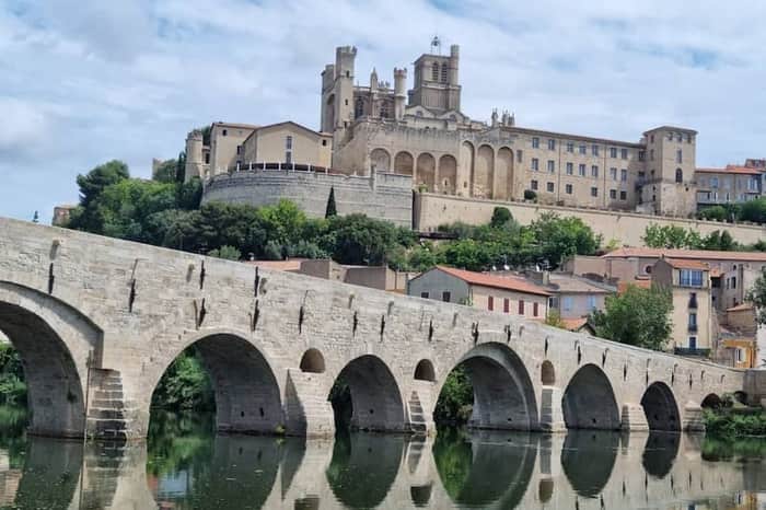 Pont Vieux and Saint-Aphrodise old town