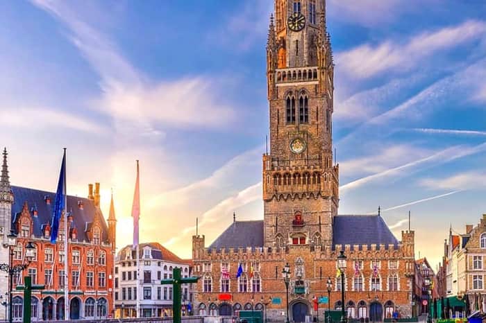 Markt and Belfort Exterior