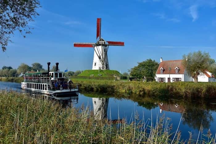 Damse Vaart Canal Towpath