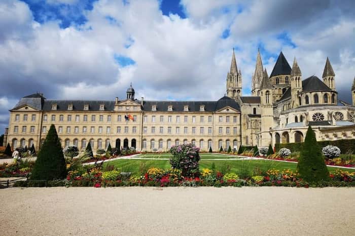 Abbaye aux Hommes (Saint-Étienne) - exterior & cloister