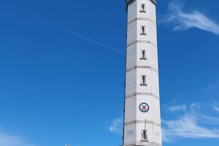 Phare de Calais lighthouse