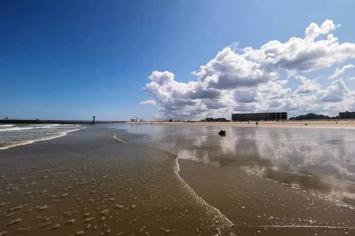 Plage de Calais and the seafront promenade