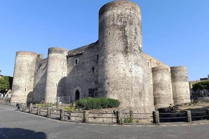 Castello Ursino (exterior)