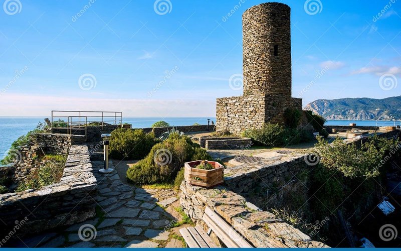 Vernazza village & Doria Castle viewpoint