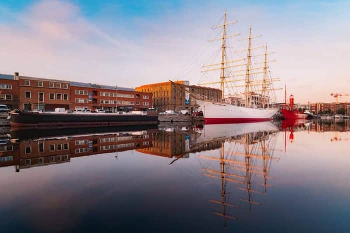 Musée Portuaire and Duchesse Anne sail-ship