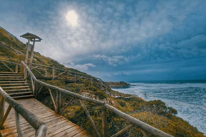 Ribeira d`Ilhas clifftop trail