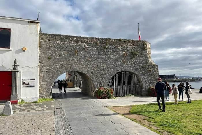Spanish Arch + Long Walk