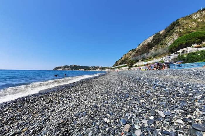 Vesima dog beach