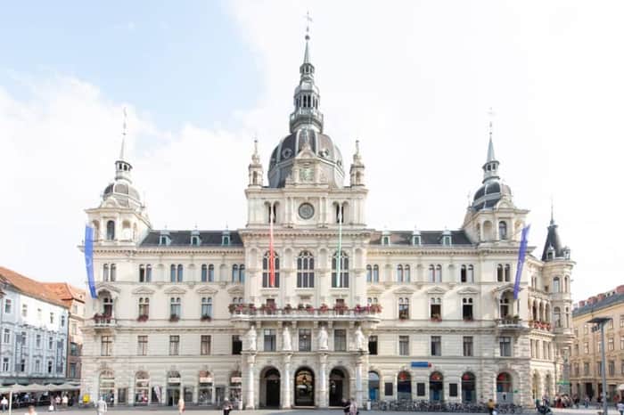 Hauptplatz & Rathaus