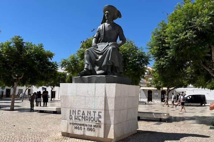 Praça do Infante and Mercado de Escravos site