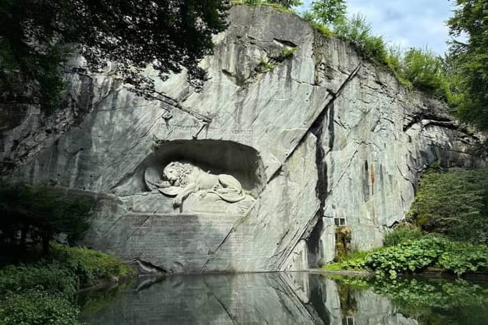 Lion Monument (Löwendenkmal)