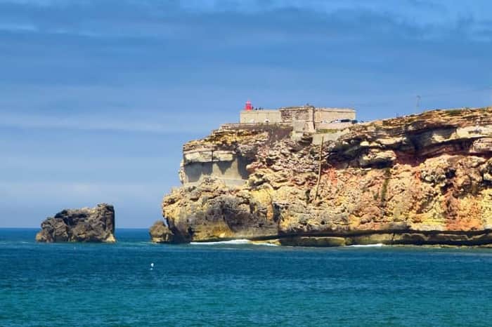 Promontório do Sítio cliff path
