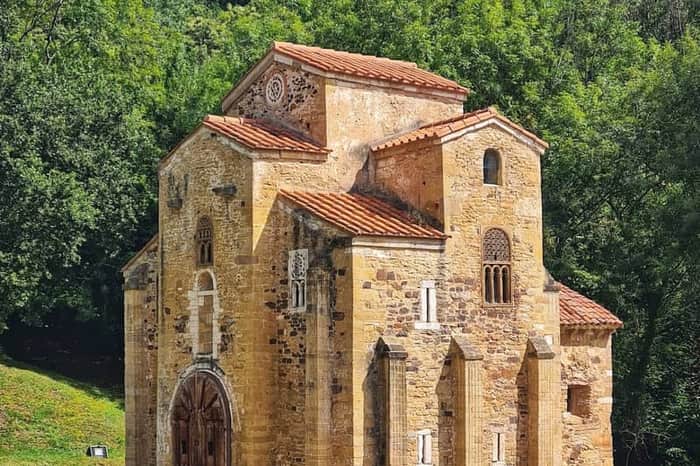 Santa María del Naranco & San Miguel de Lillo