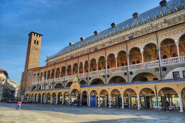 Piazza delle Erbe & Piazza della Frutta