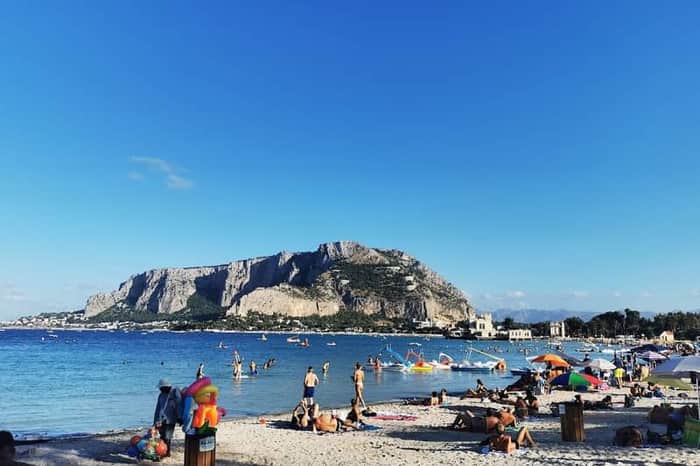 Mondello Bau-Beach