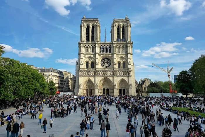 Notre-Dame de Paris, Parvis and Exterior