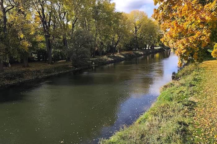 Donau riverside path (Jahninsel & Grieser Spitz)