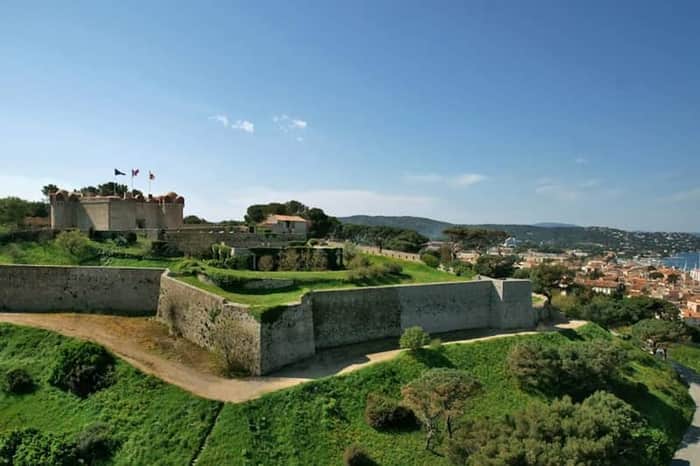 Citadelle & Musée d'Histoire Maritime (esplanade)