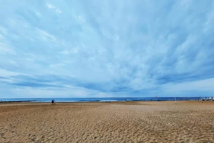 Lido sandbank towards Marseillan-Plage