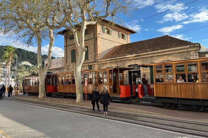 Tranvía de Sóller (Vintage Tram Centre–Port)