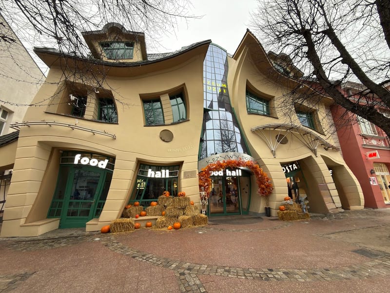 Bohaterów Monte Cassino & Krzywy Domek