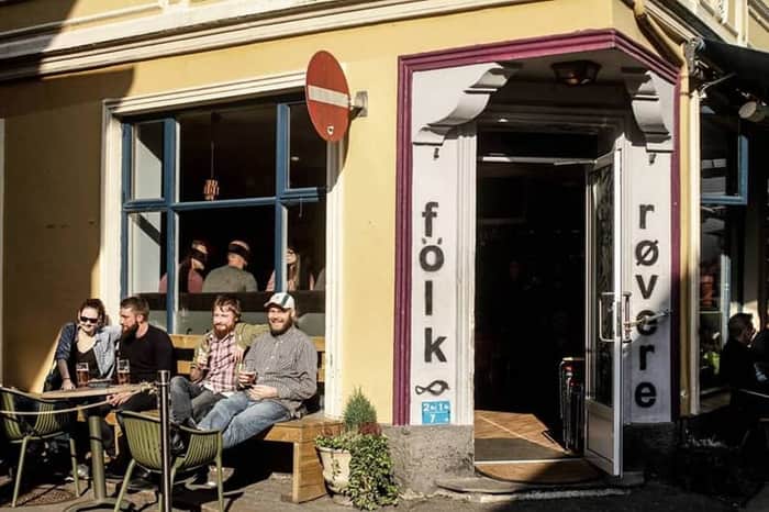 Folk og Røvere
