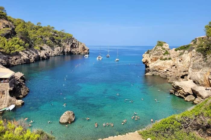 Cala Deià (year-round, off-season best)