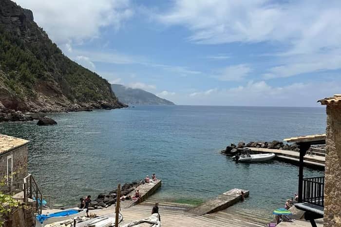 Port de Valldemossa promenade