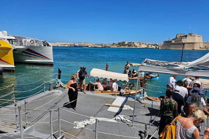 Three Cities ferry & Senglea waterfront