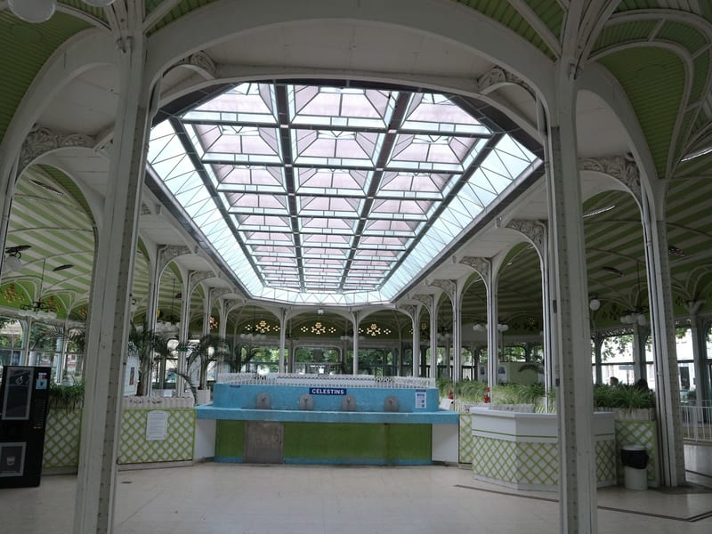 Galeries couvertes du Parc des Sources