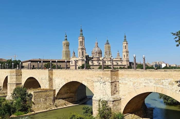 Puente de Piedra y Riberas del Ebro