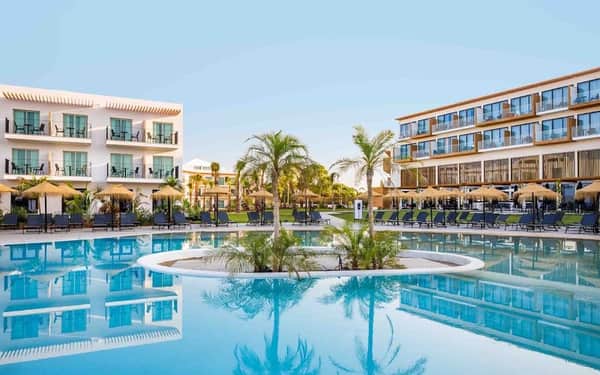 Monicca Collection Oura View Suites