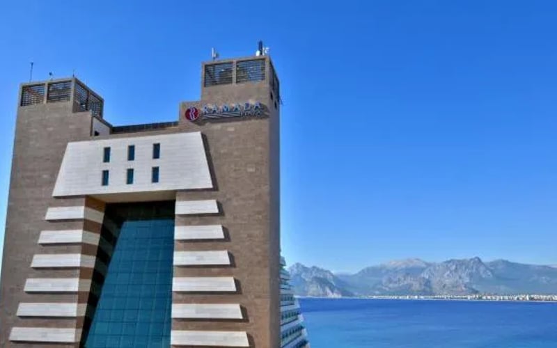 Ramada Plaza Antalya: Katzenfreundlich hotel in Antalya