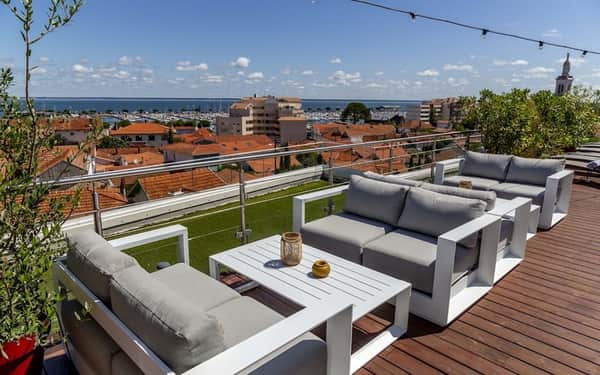 Best Western Arcachon Le Port: Acceso a la playa hotel in Arcachon