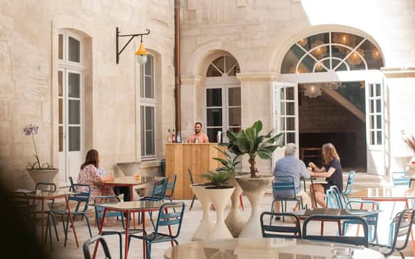 L'Arlatan: Katzenfreundlich hotel in Arles