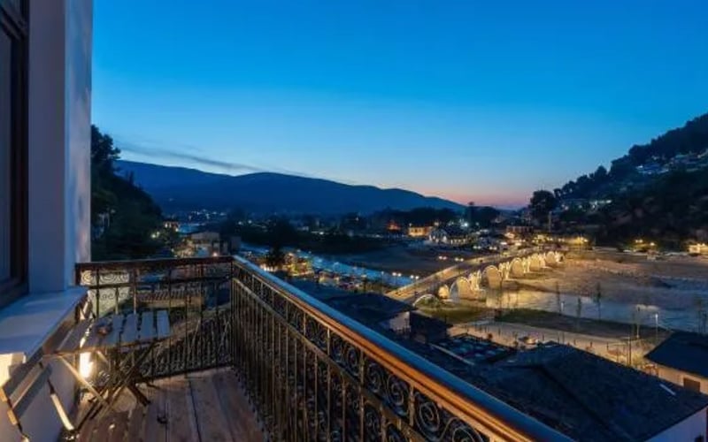 GrandView Hotel: Katzenfreundlich hotel in Berat