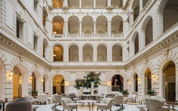 Anantara New York Palace Budapest - A Leading Hotel of the World: Katzenfreundlich hotel in Budapest