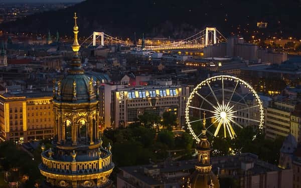 Kempinski Hotel Corvinus Budapest: Katzenfreundlich hotel in Budapest