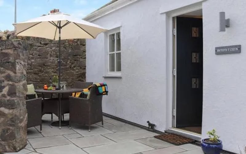 Bwthyn Y Celyn: Cat-friendly hotel in Conwy