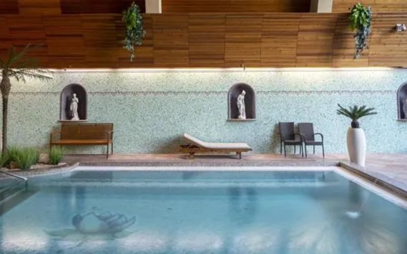 Spa Residence Carbona Iguacu Apartman: Cat-friendly hotel in Hévíz